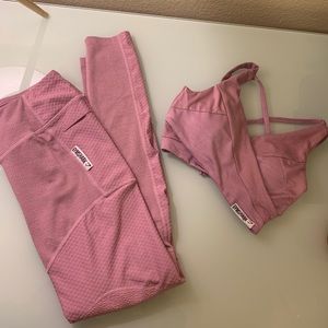 Gymshark matching leggings + sports bra